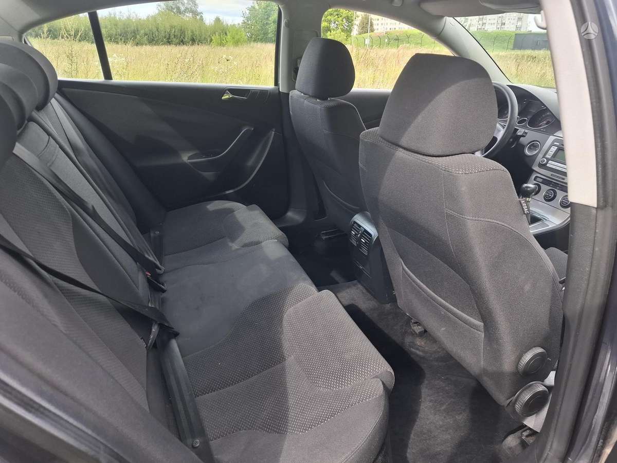 Volkswagen Passat - 8