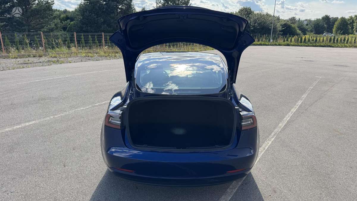 Tesla Model 3, 81 kWh, hatchback