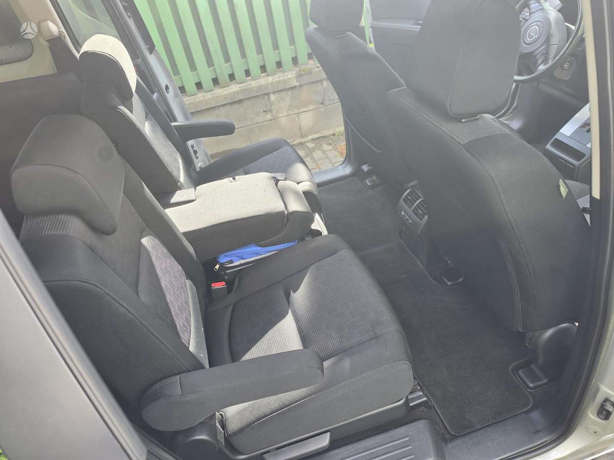 Mazda 5, 2.3 l., Хэтчбек