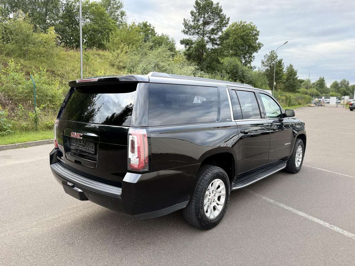 GMC Yukon, 5.3 l., off-road / crossover