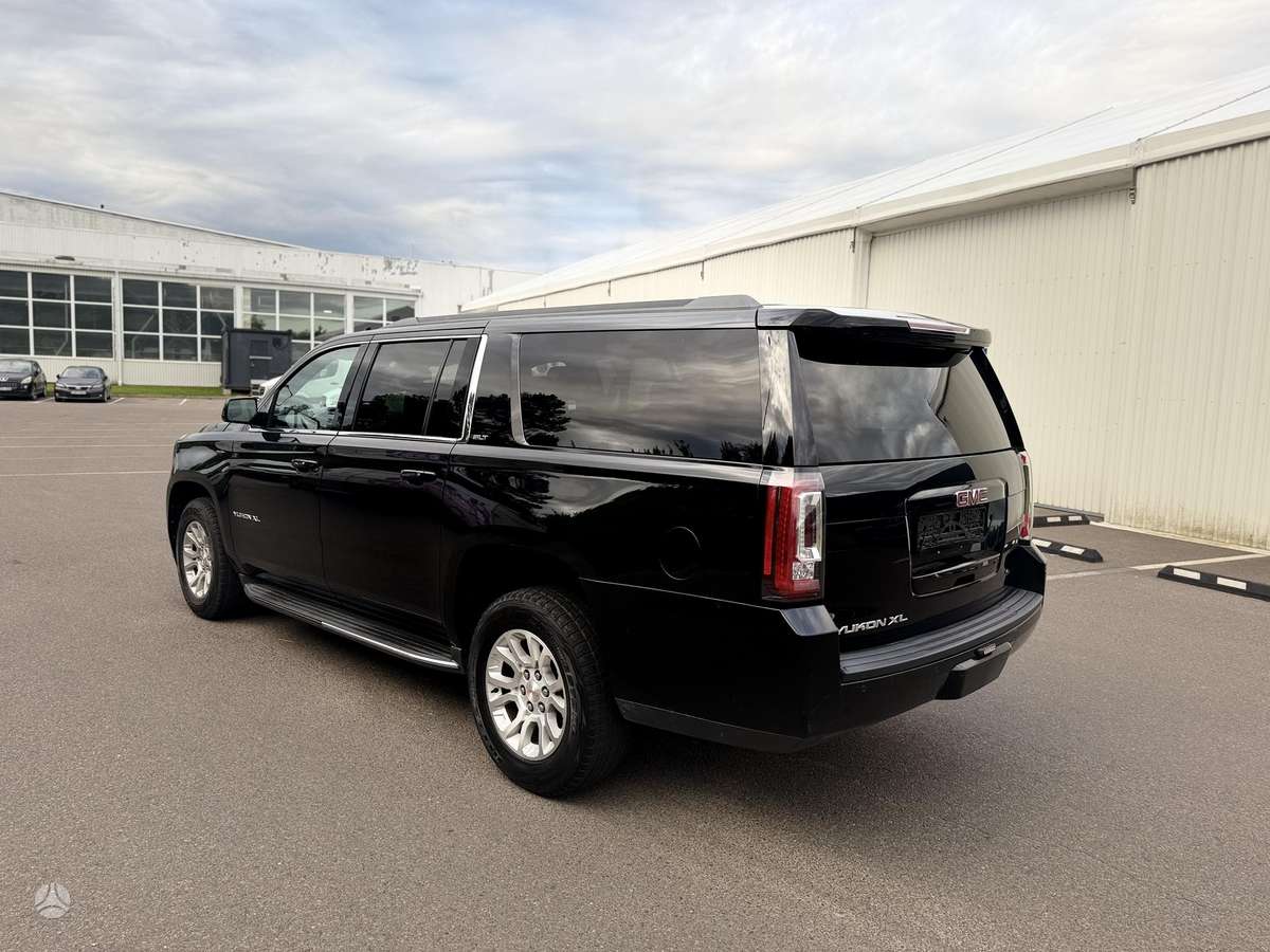GMC Yukon, 5.3 l., off-road / crossover