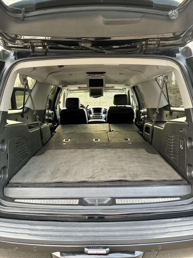 GMC Yukon, 5.3 l., off-road / crossover
