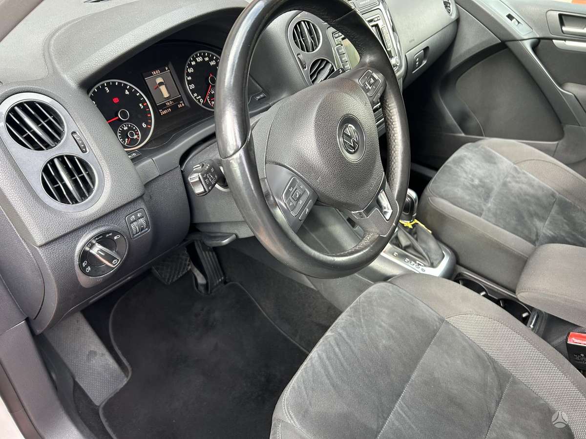 Volkswagen Tiguan - 8