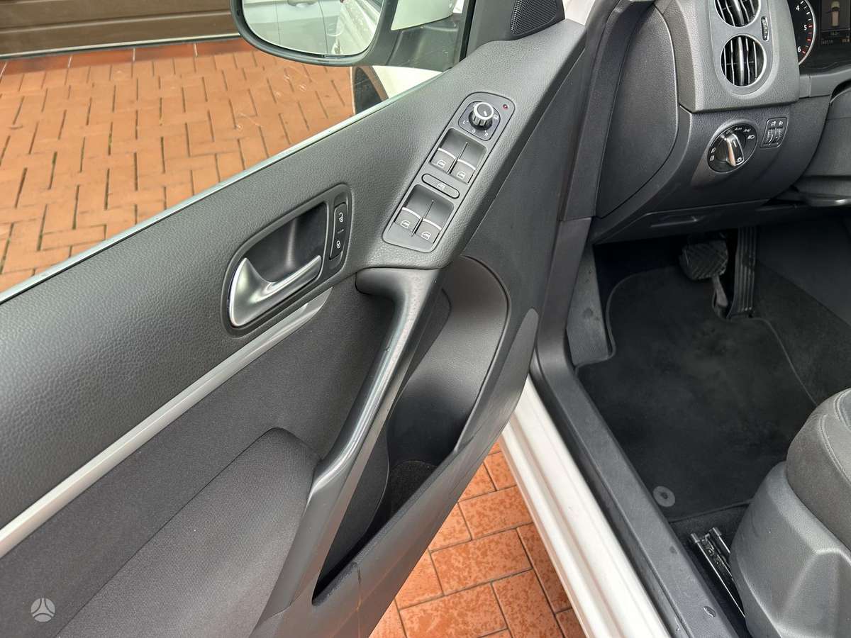 Volkswagen Tiguan - 10