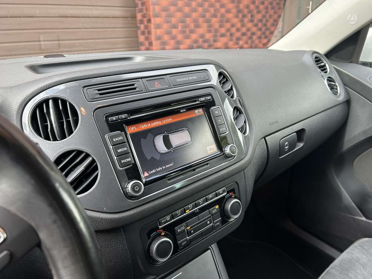 Volkswagen Tiguan - 11