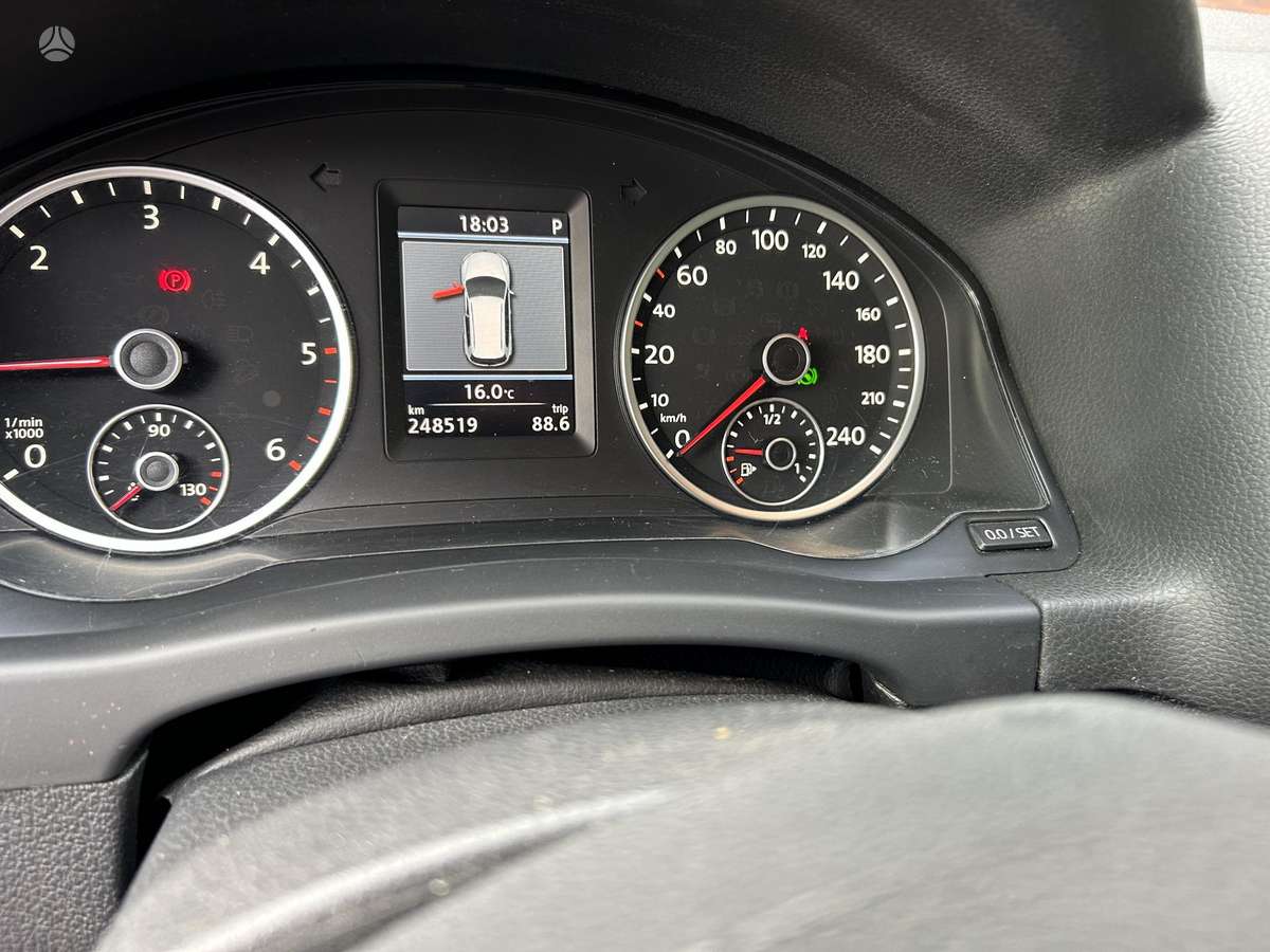 Volkswagen Tiguan - 12