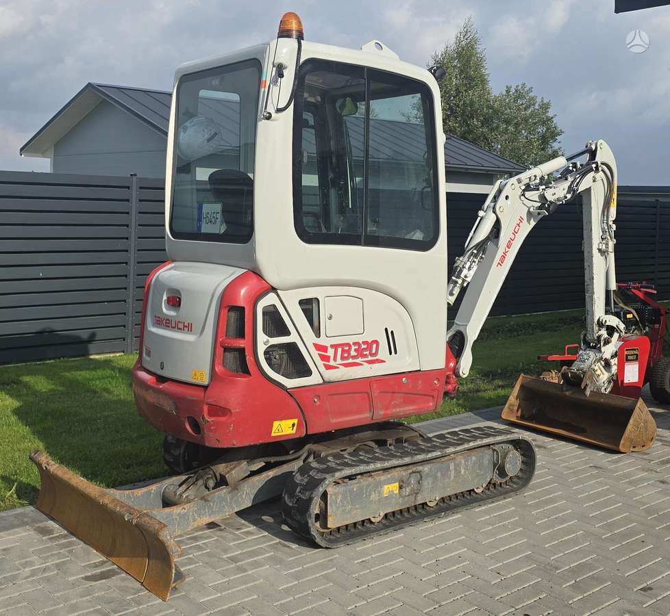 Takeuchi TB 320, мини-экскаваторы