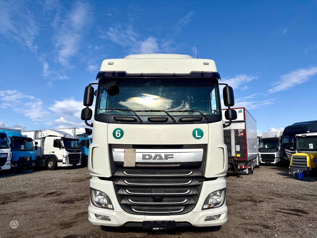 DAF XF 460 Mega Space Cab, double sleeper