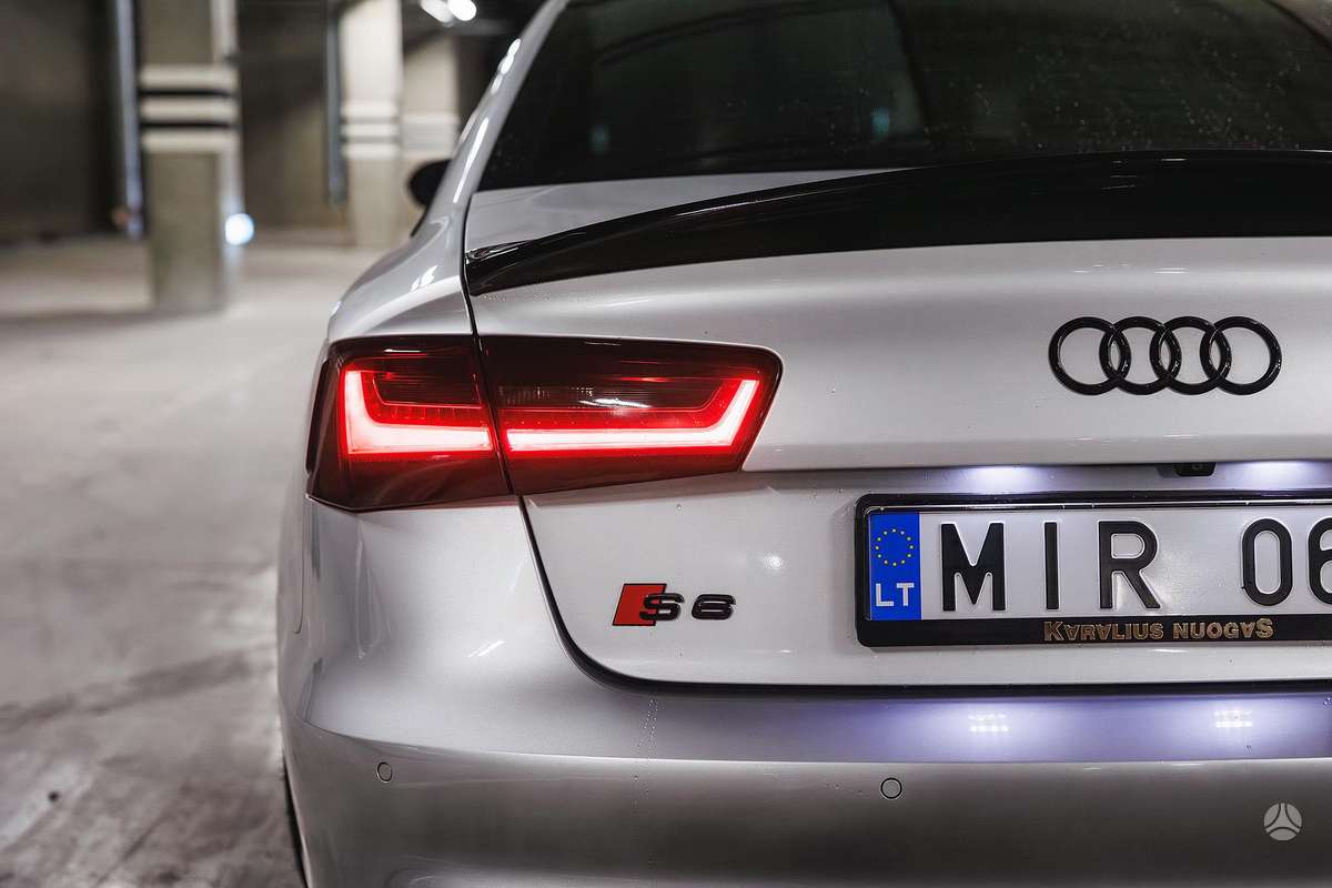 Audi A6, 3.0 l., saloon / sedan