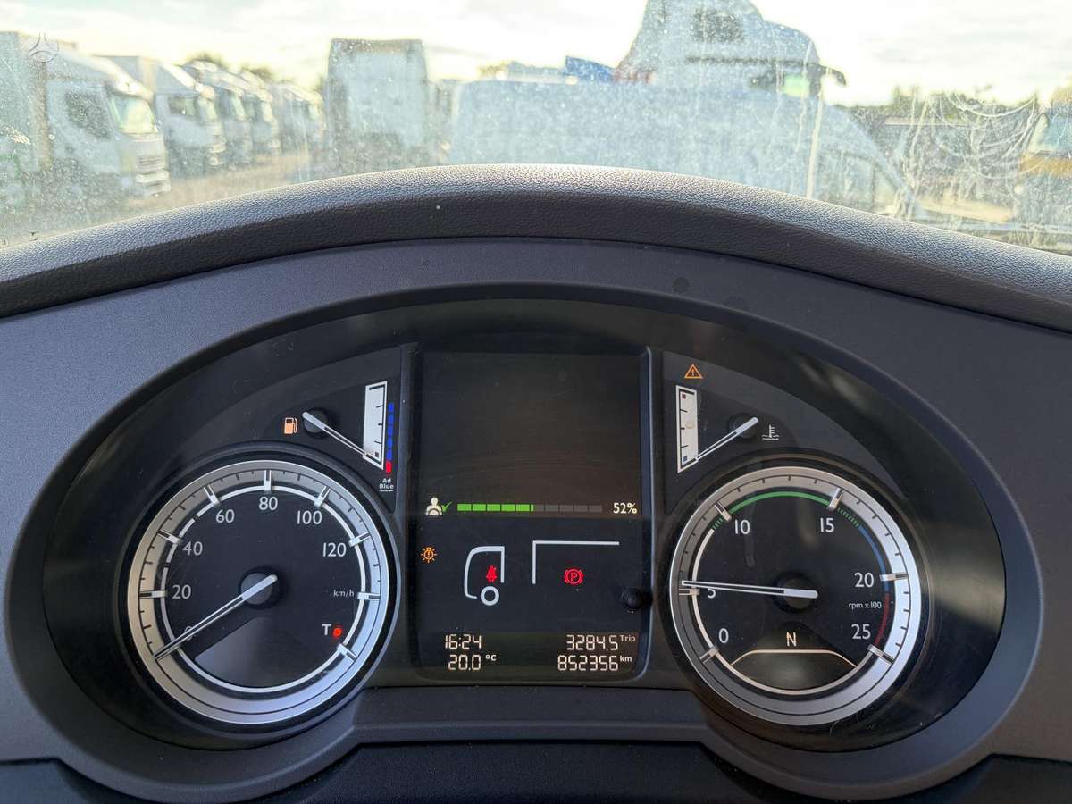 DAF XF 460 Mega Space Cab, double sleeper