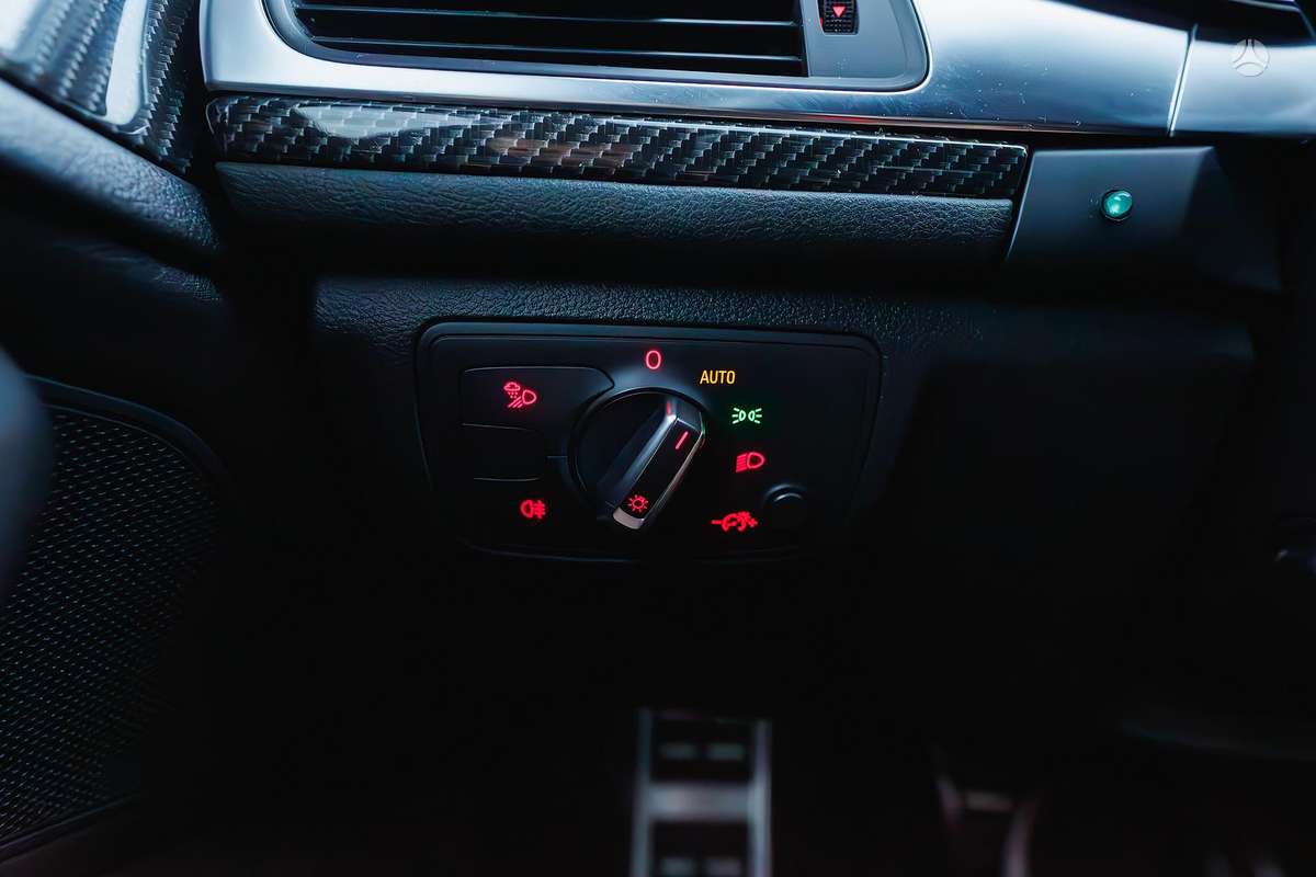 Audi A6, 3.0 l., sedanas