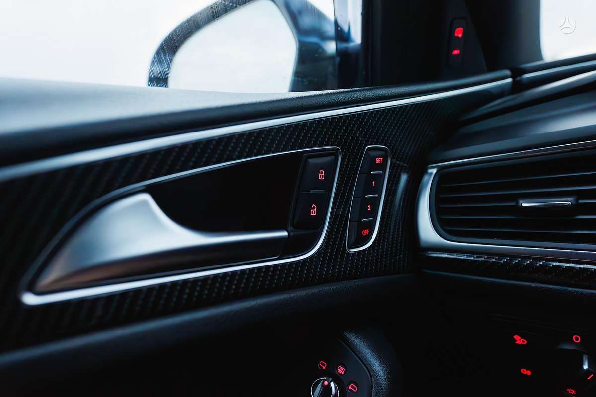 Audi A6, 3.0 l., saloon / sedan