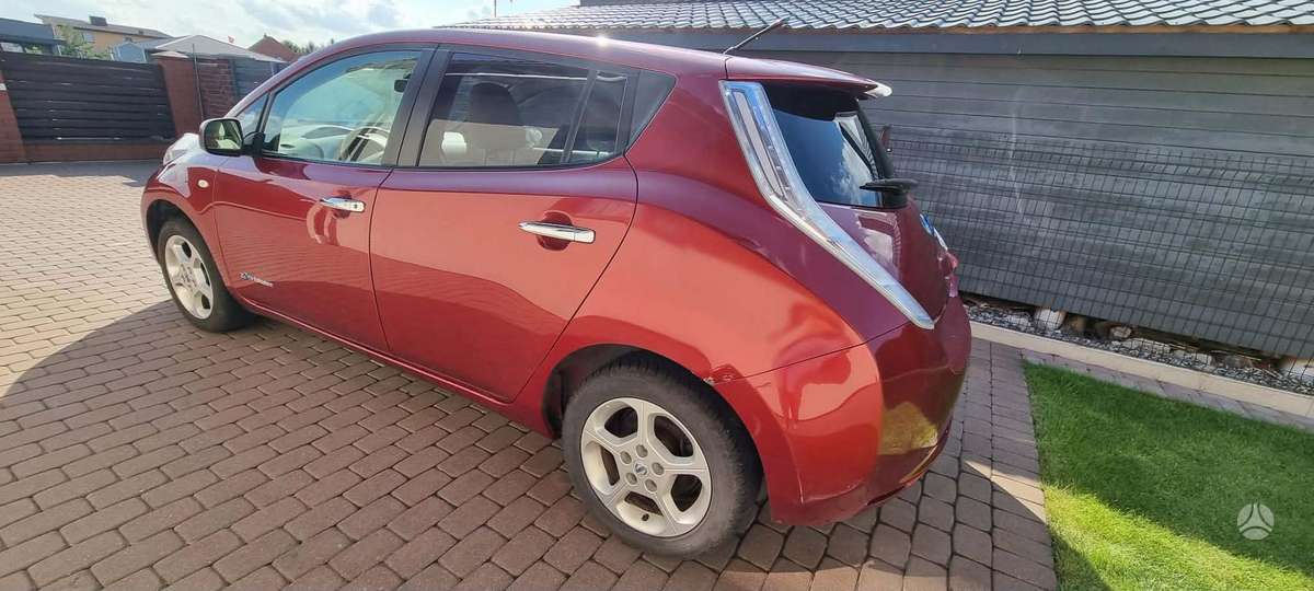 Nissan Leaf, hečbekas