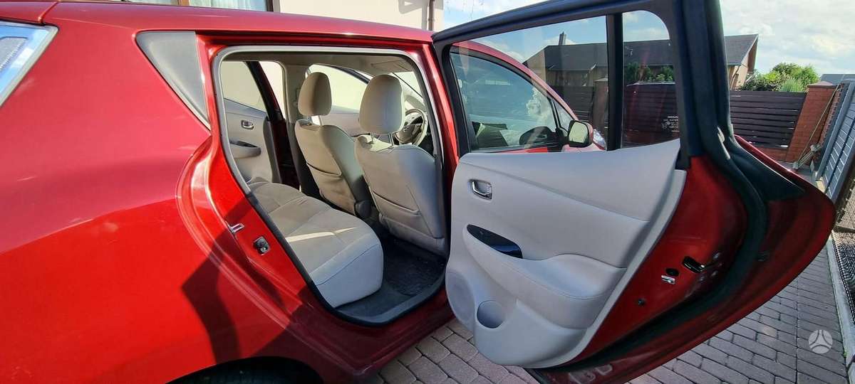 Nissan Leaf, Хэтчбек