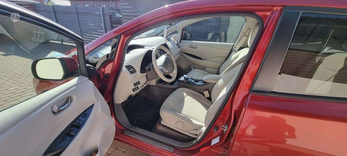 Nissan Leaf, hečbekas