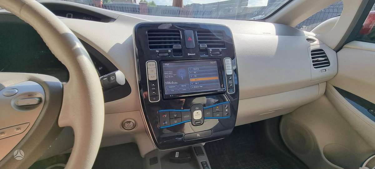 Nissan Leaf, hečbekas