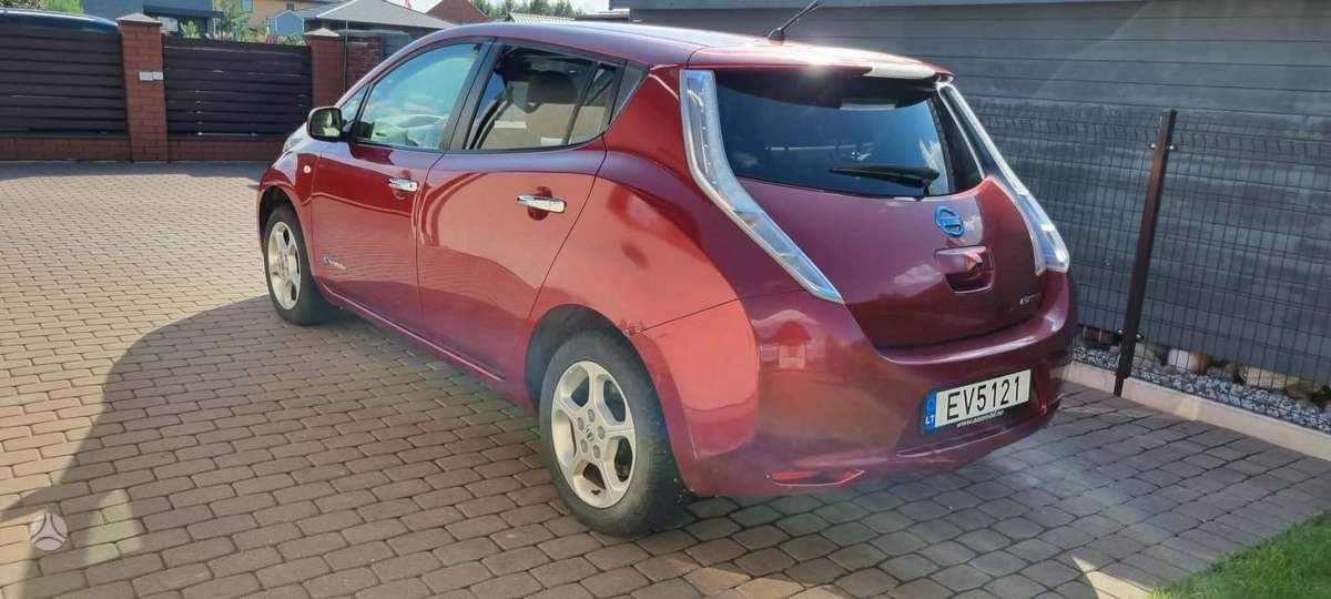 Nissan Leaf, hečbekas