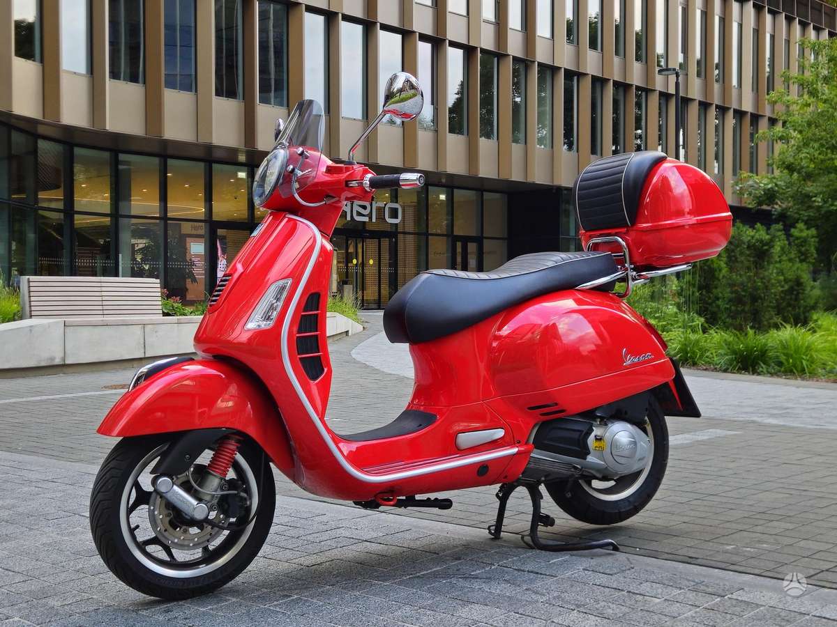 Piaggio Vespa 125cc, scooters / mopeds