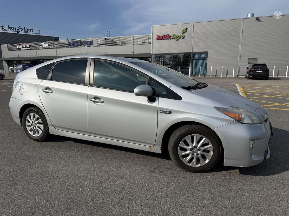 Toyota Prius - 3
