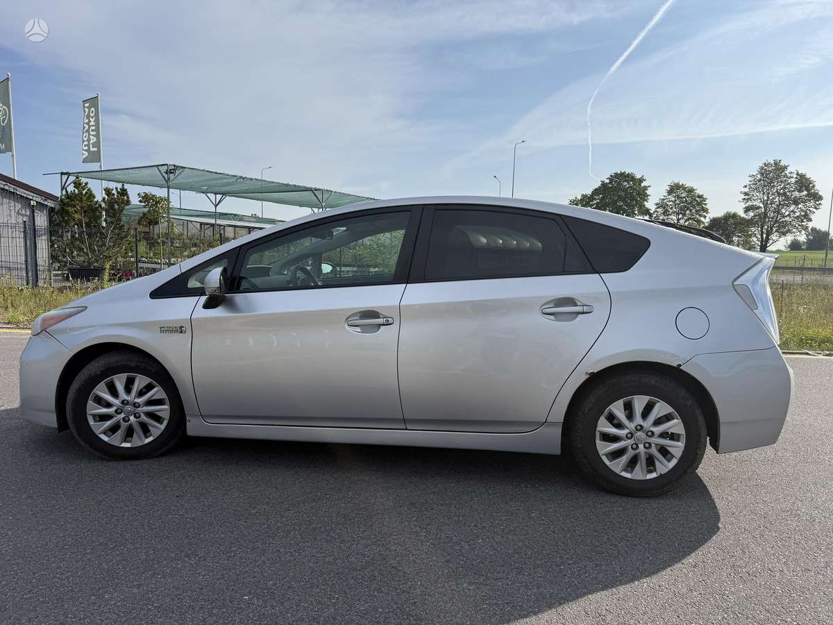 Toyota Prius - 5