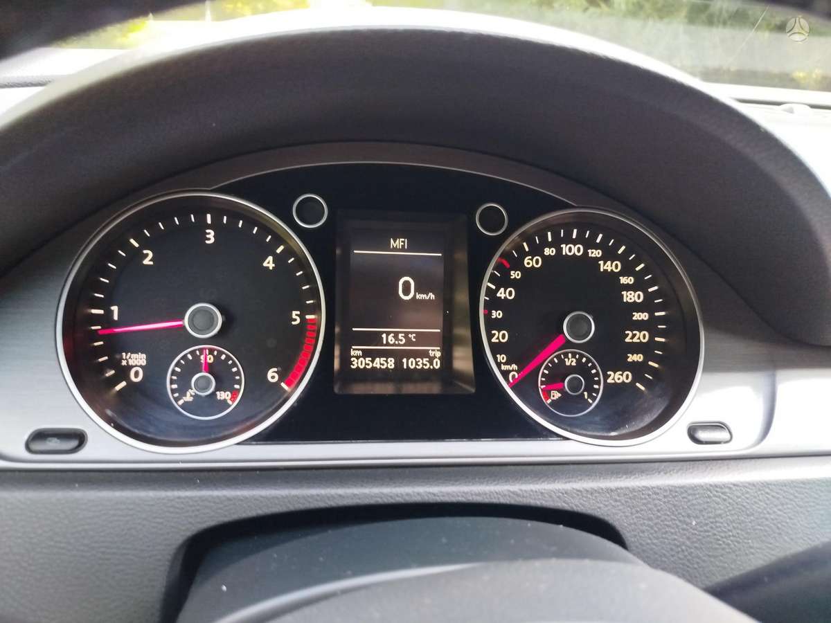 Volkswagen Passat - 9