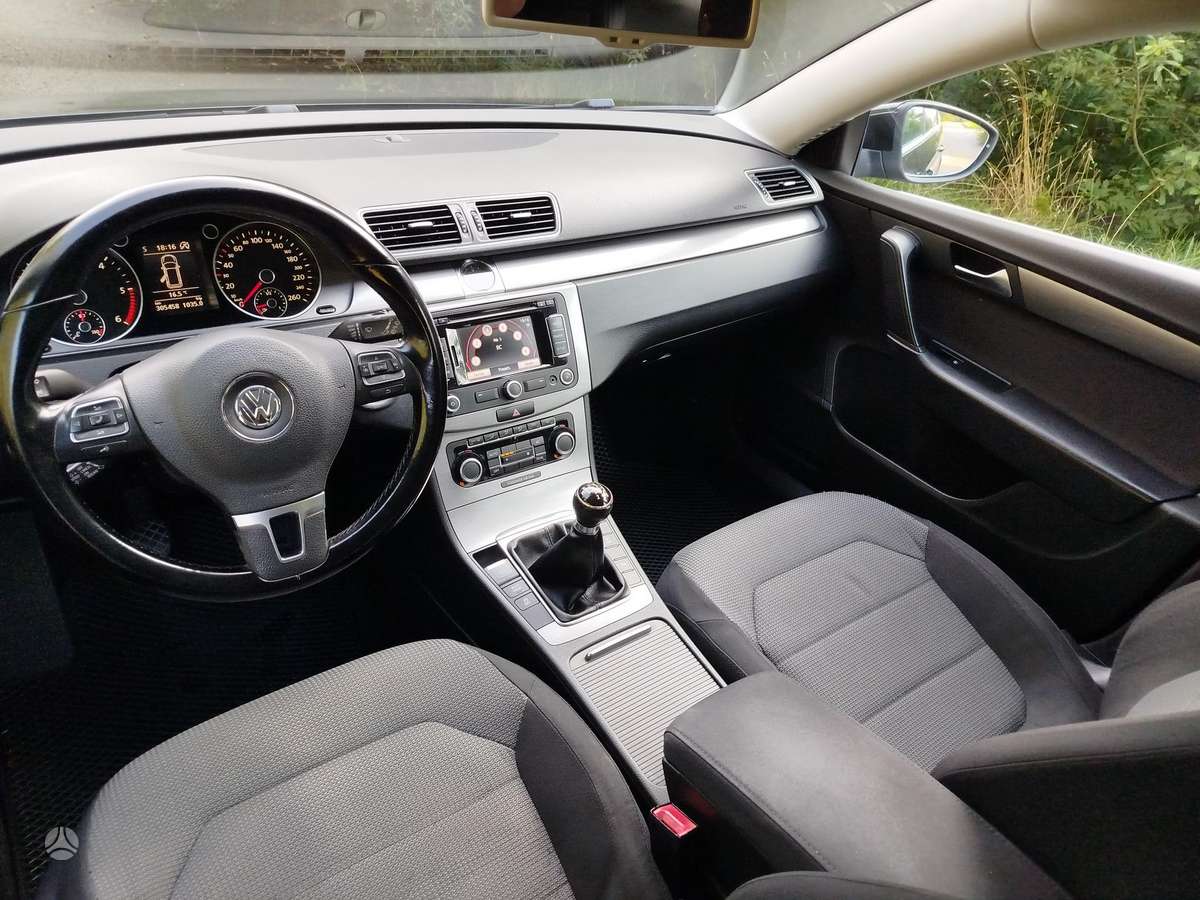 Volkswagen Passat - 12