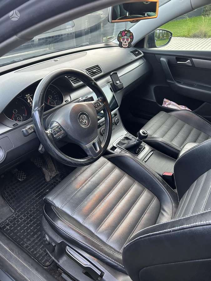 Volkswagen Passat - 7