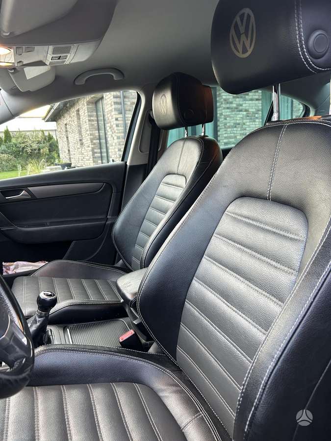 Volkswagen Passat - 8