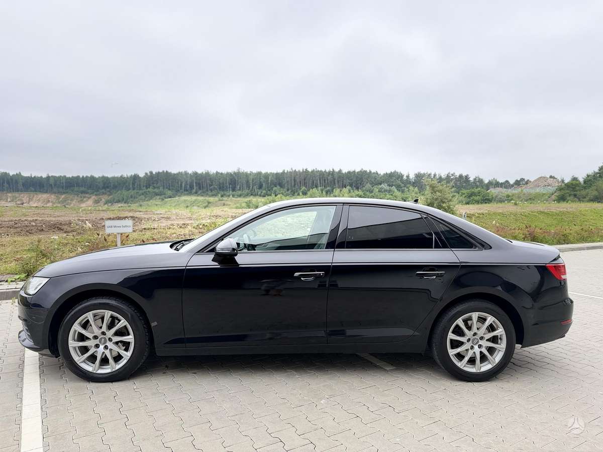 Audi A4, 2.0 l., Седан