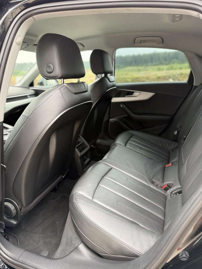 Audi A4, 2.0 l., Седан