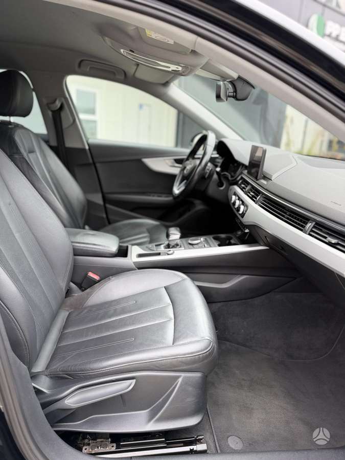 Audi A4, 2.0 l., Седан