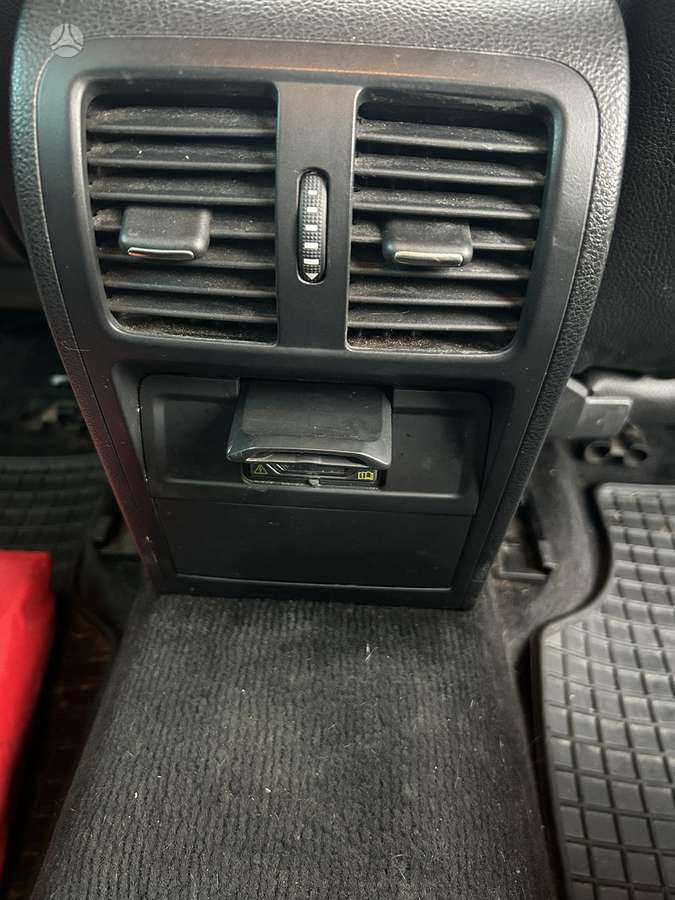Volkswagen Passat - 12