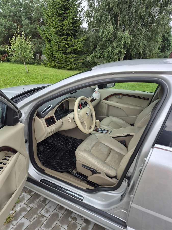 Volvo S80, 2.4 l., Седан
