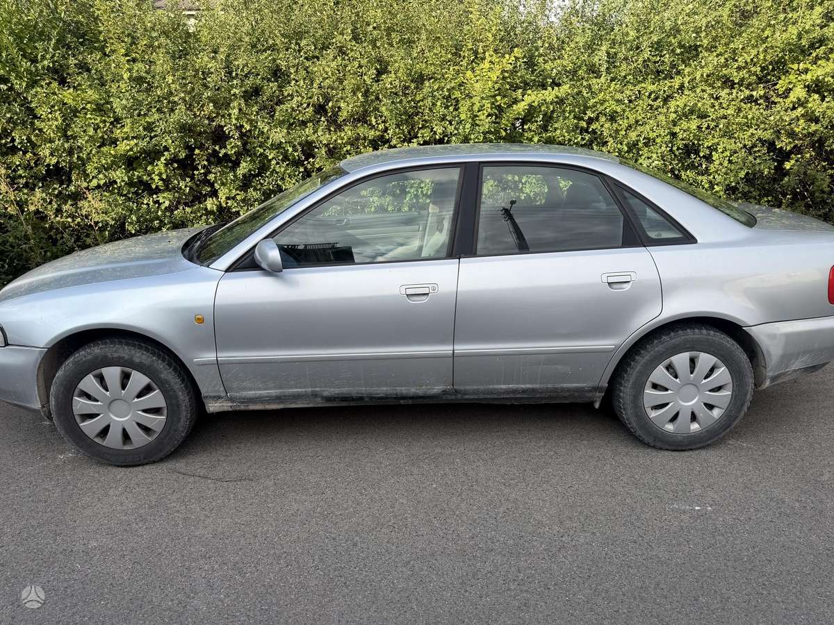 Audi A4, 1.6 l., Седан