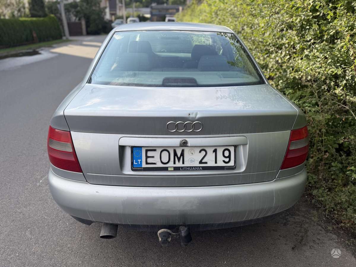 Audi A4, 1.6 l., Седан