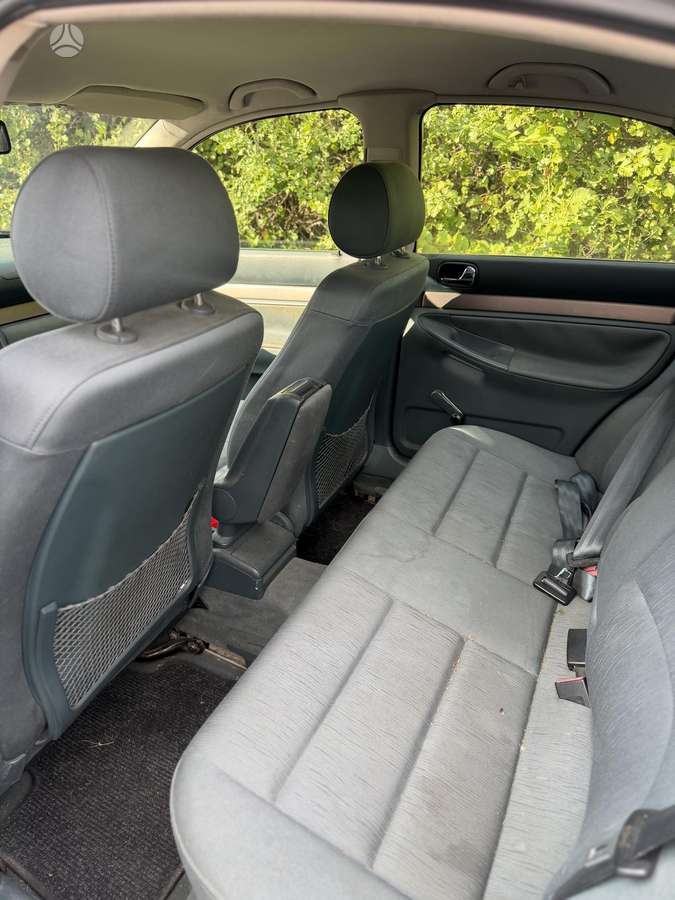 Audi A4, 1.6 l., Седан