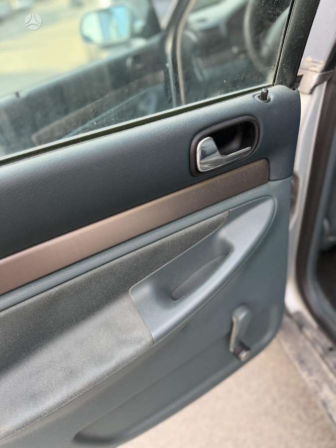 Audi A4, 1.6 l., Седан