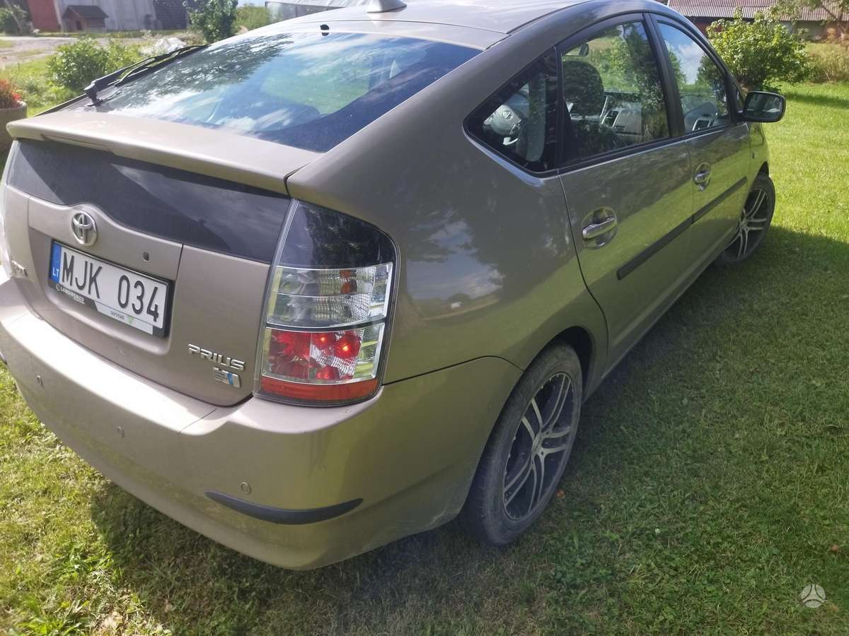 Toyota Prius - 8