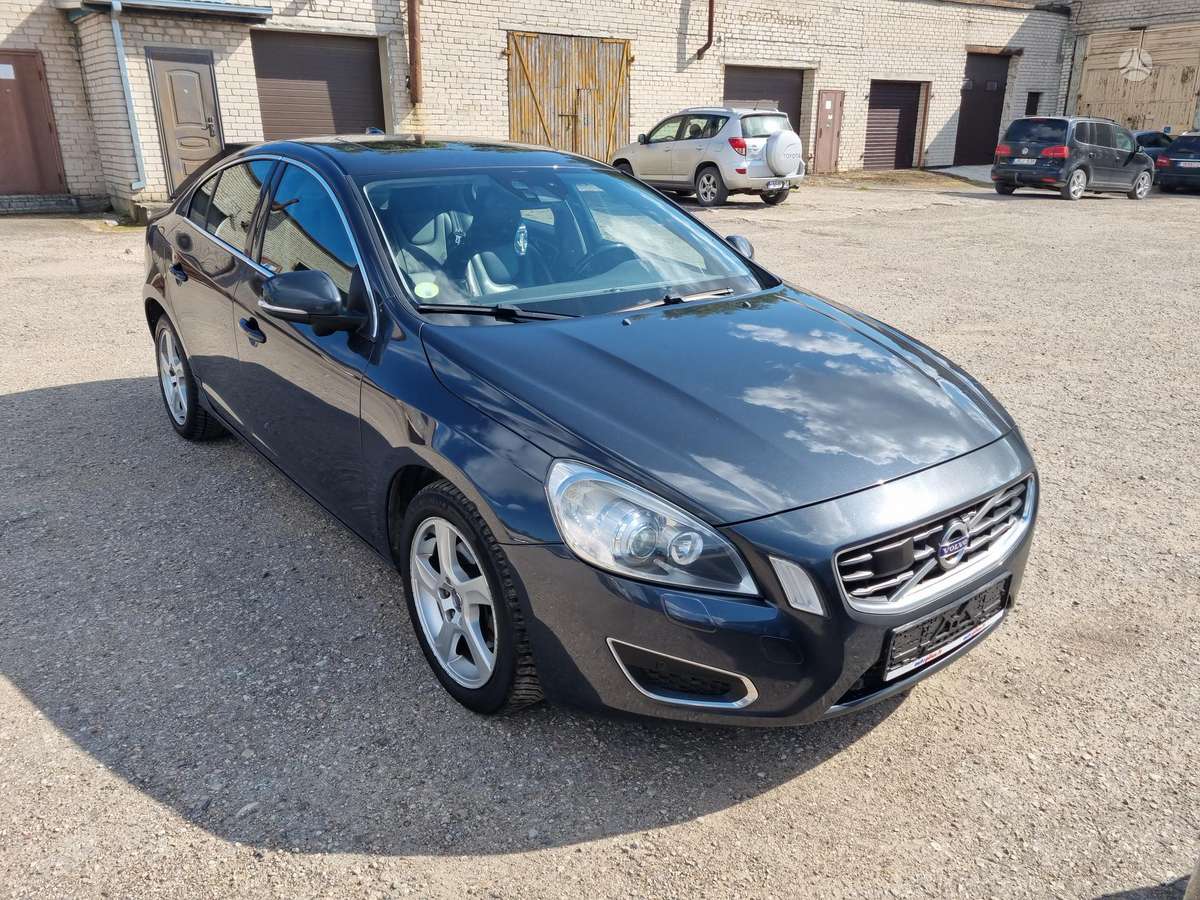 Volvo S60, 2.0 l., Седан