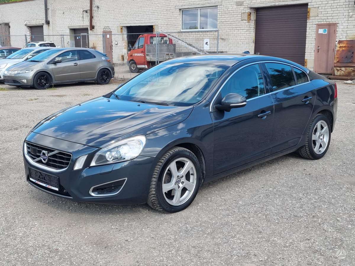 Volvo S60, 2.0 l., Седан