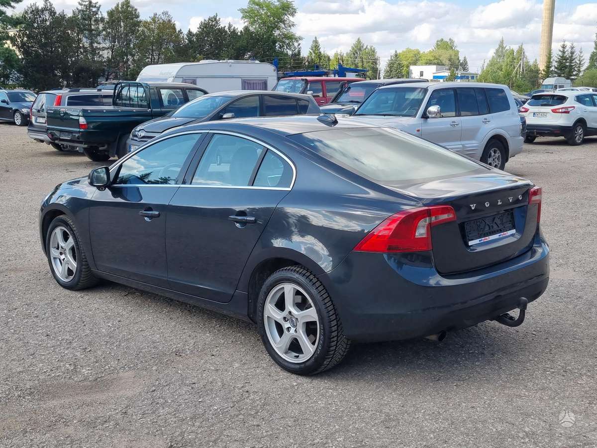 Volvo S60, 2.0 l., Седан
