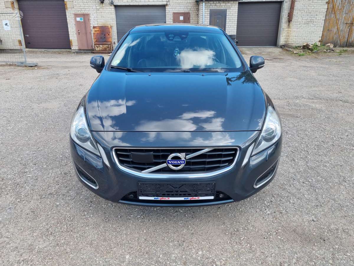 Volvo S60, 2.0 l., Седан