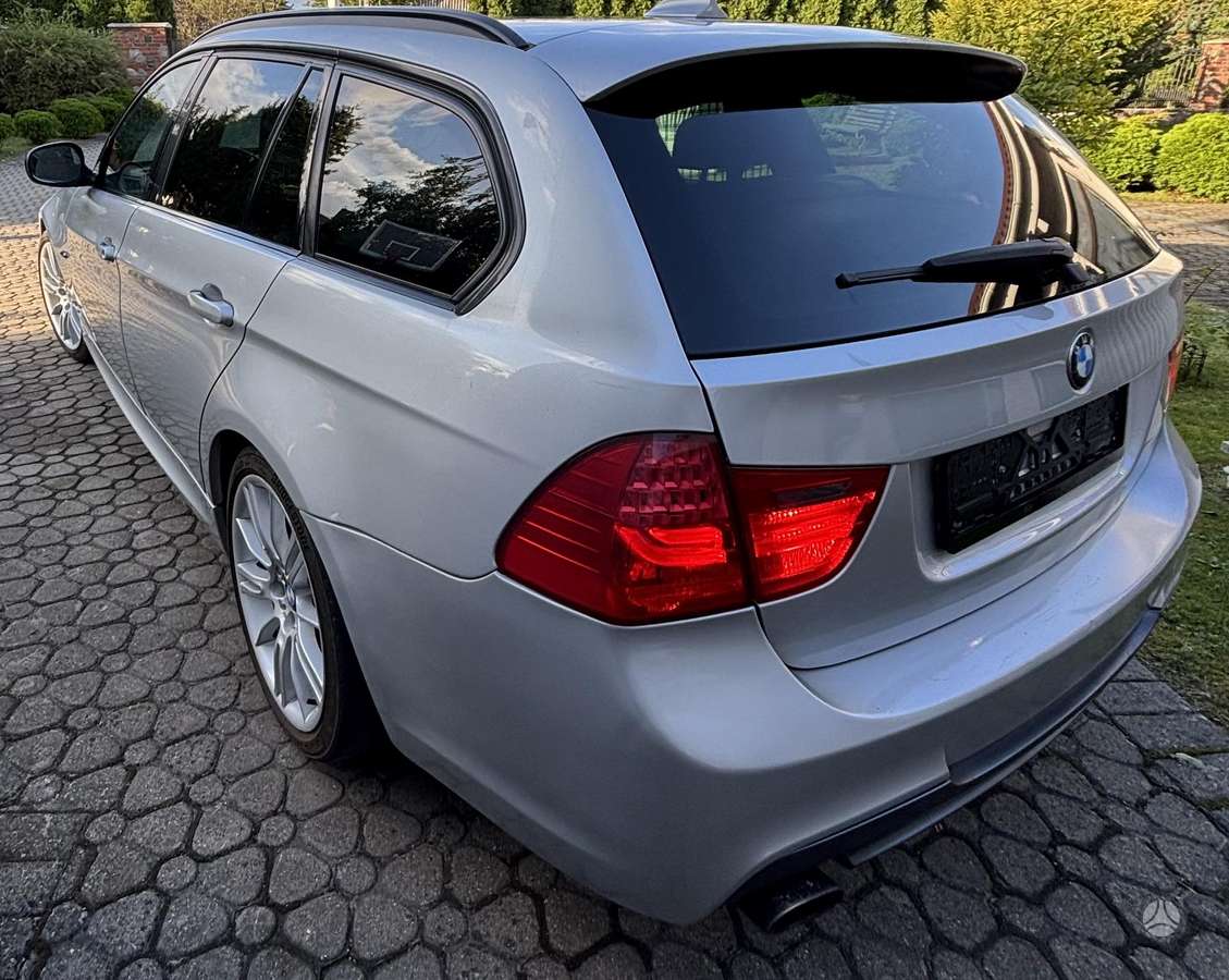 BMW 320, Универсал