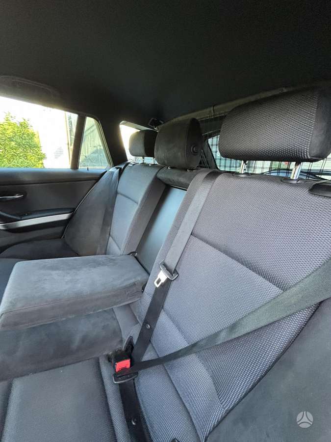 BMW 320, Универсал