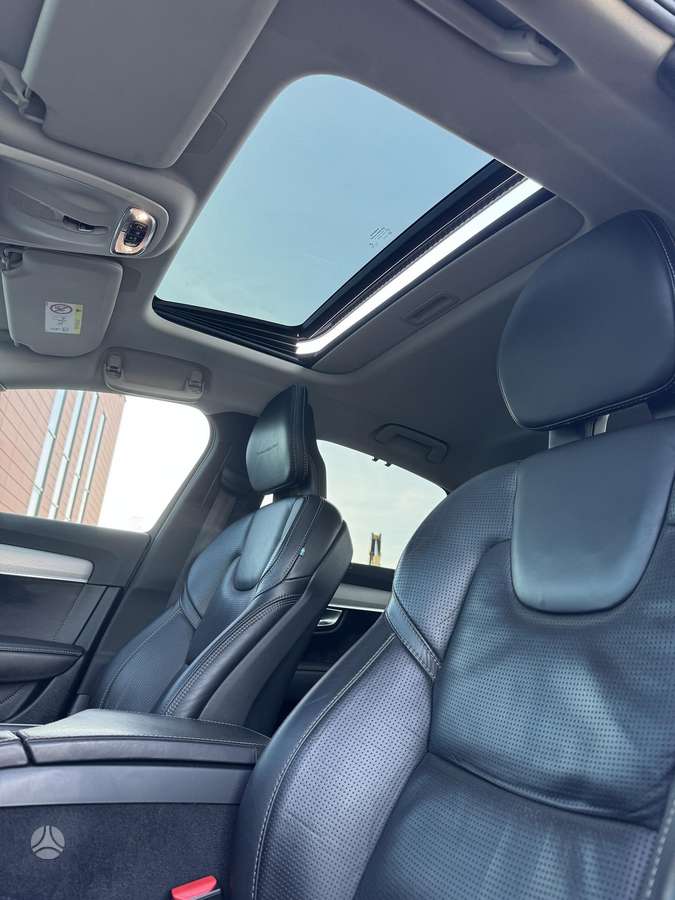 Volvo S90 - 12