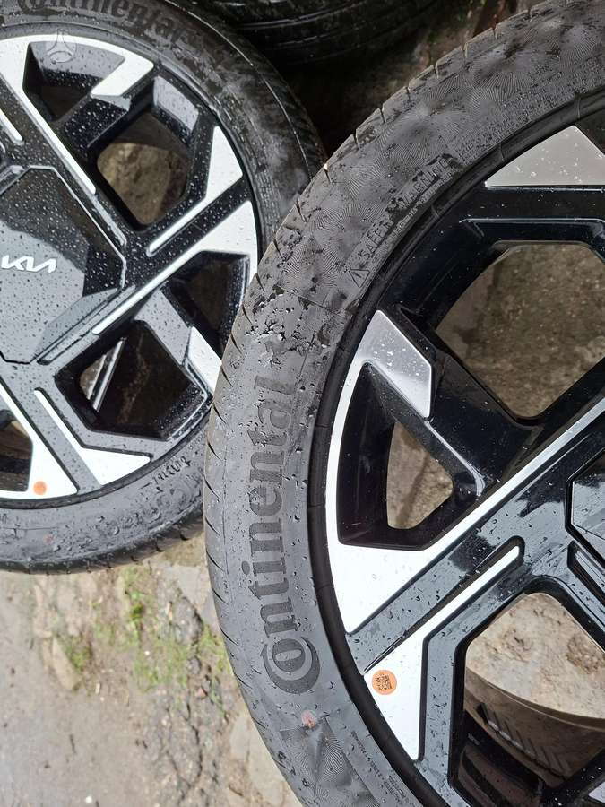 Continental, летние 235/45 R18