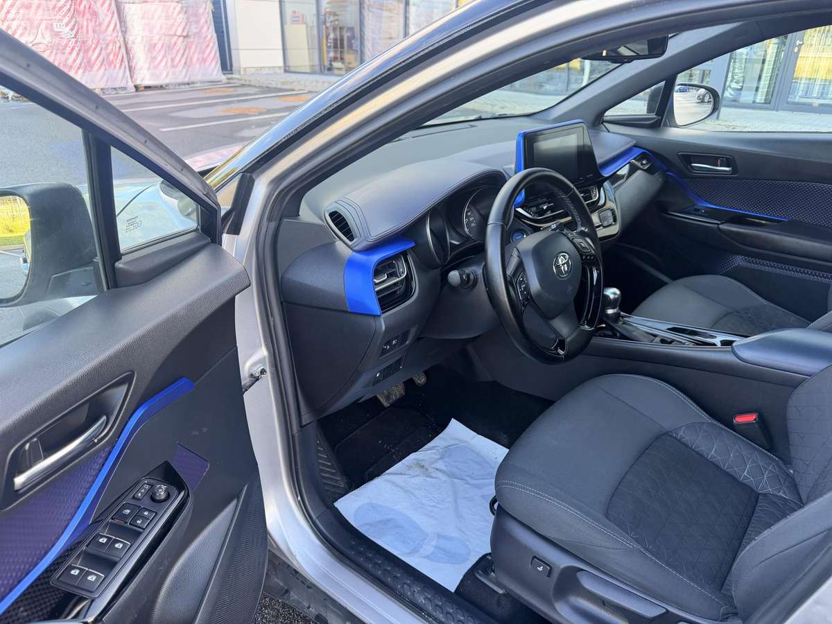 Toyota C-HR - 9