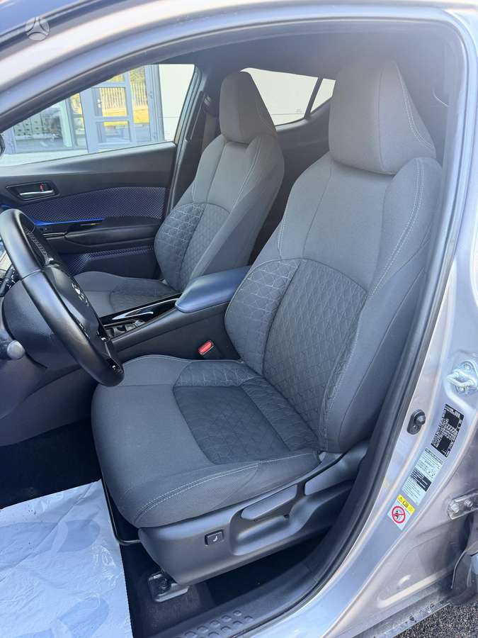 Toyota C-HR - 12