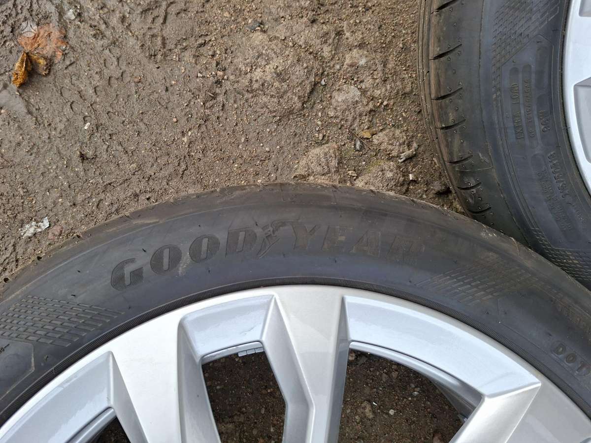 Goodyear, summer 215/50 R18