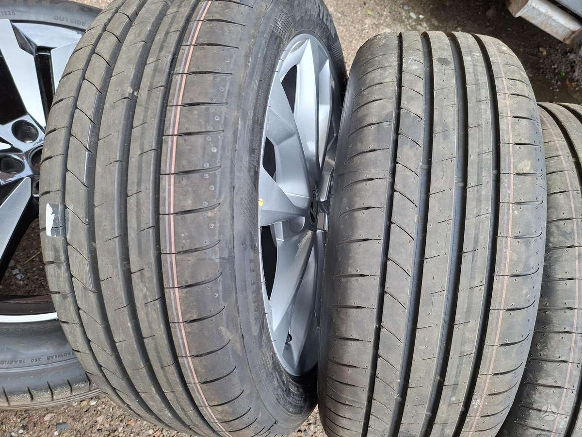 Goodyear, summer 215/50 R18